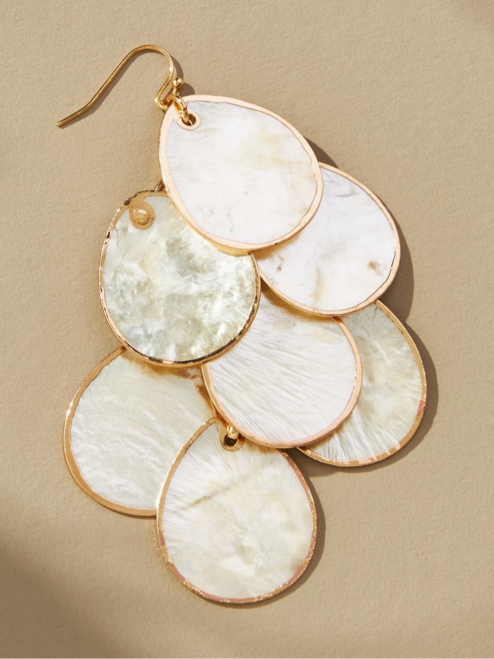 πΊπHPππΊ NWT Anthropologie Mother of Pearl Shell Chandeliers - Picture 8 of 14